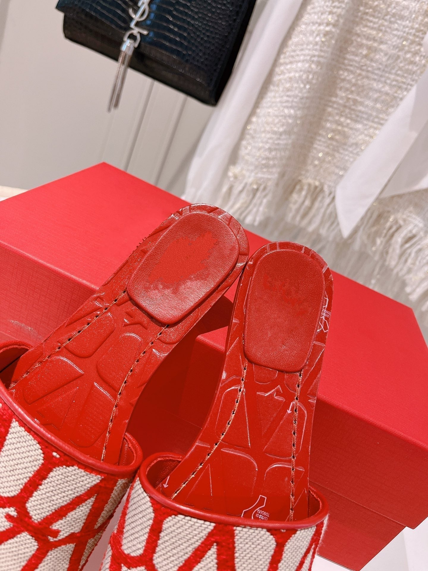 Toile Iconographe Slide Sandal Red Beige