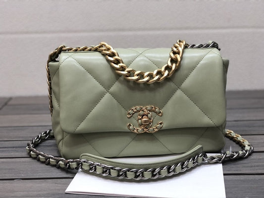 19 FLAP BAG 26 LIME LAMBSKIN