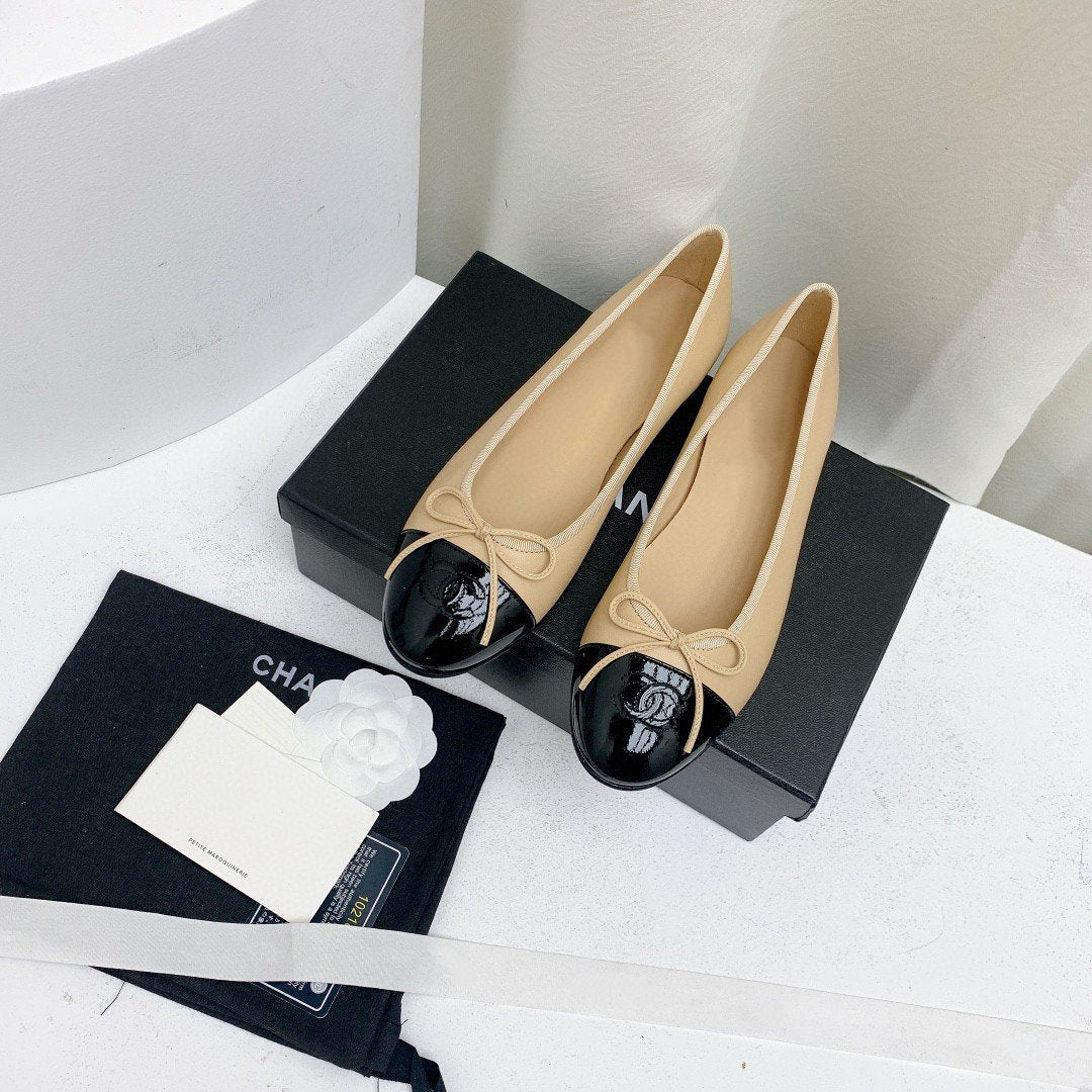 ballet flats beige lambskin black patent calfskin