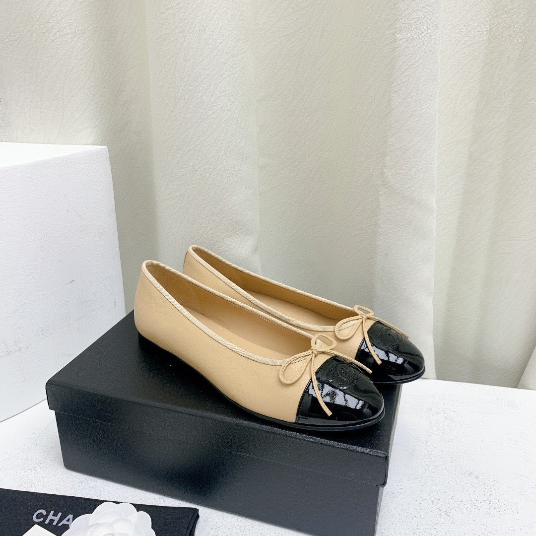 ballet flats beige lambskin black patent calfskin