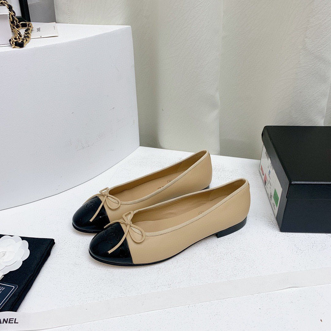 ballet flats beige lambskin black patent calfskin