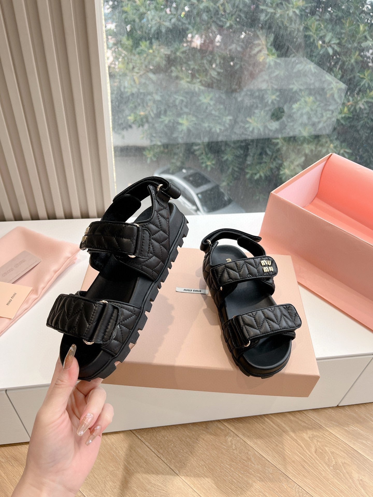 miu dad sandal black calfskin