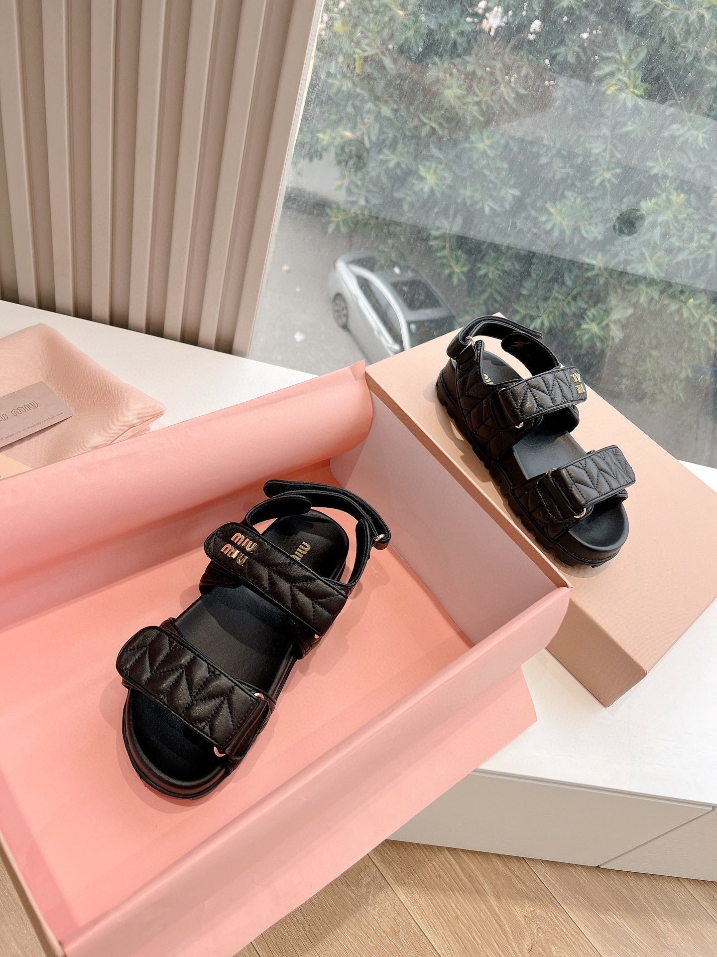 miu dad sandal black calfskin